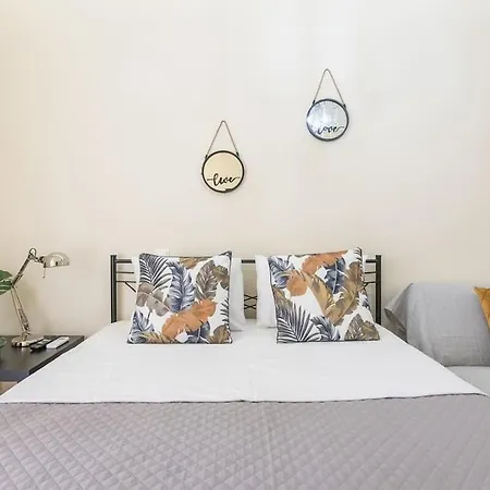 Cozy Near Stavros Niarchos Apartament